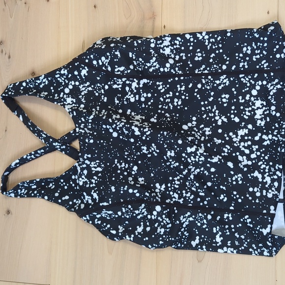 Fabletics Boost Built-In Bra Tank in Black Strappy Open Back - Picture 2 of 3